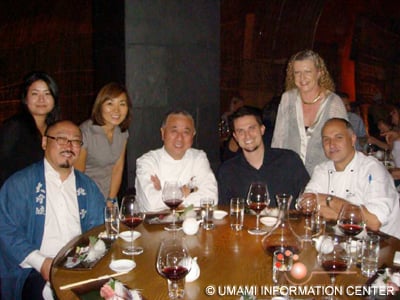 Nobusan and Mr. Fumio Hazu, Hokusetsu Shuzo (the left in the front row) , Nobu's staff and Ms. Ailbhe Fallon from Umami Information Center (the right in the back row)