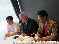 Tripartite Talks of Chef Shimomura, Dr. Mouritsen and Dr. Kawasaki (L→R)